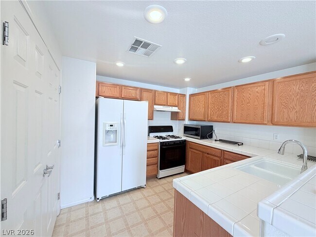 Building Photo - 10809 Garden Mist Dr