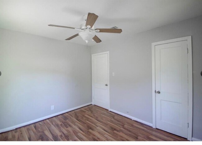 Foto del edificio - 4211 Neal St