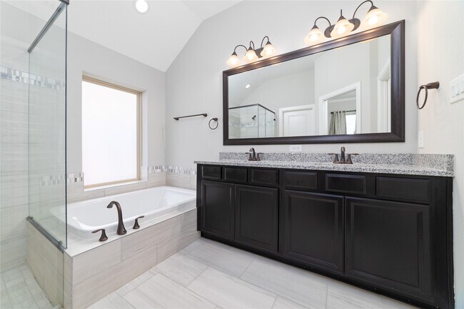 Building Photo - 11127 Bluewater Lagoon Cir