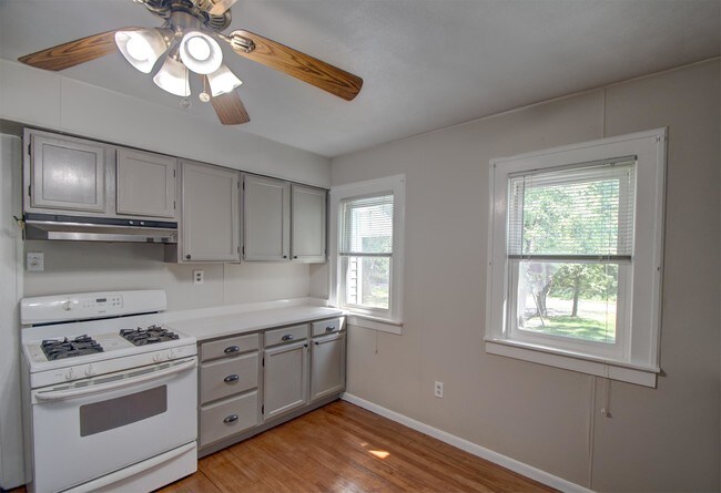 Building Photo - 3740 W 48th Pl