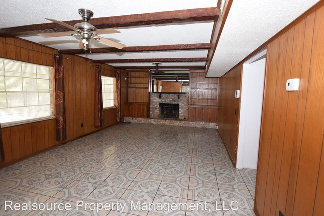 Foto del edificio - 5891 Sir Henry Rd