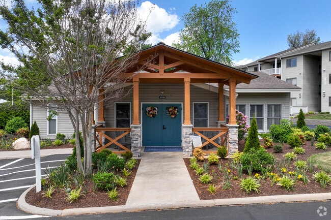 Clubhouse - Hickory Woods