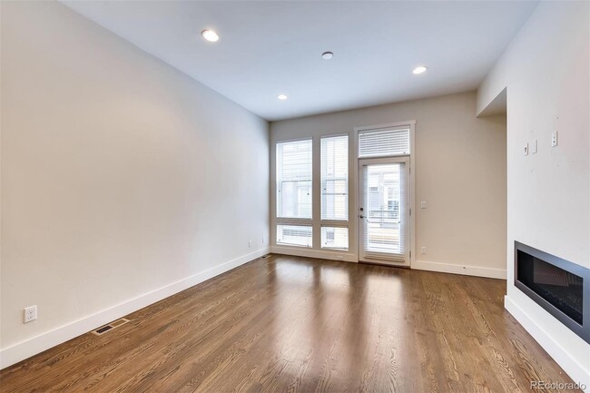 Foto del edificio - Stunning Modern luxury brownstone in Uptown!