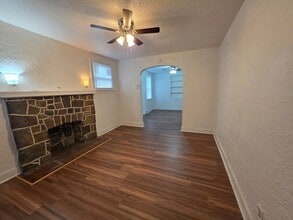 Building Photo - 703 Waddell Ave