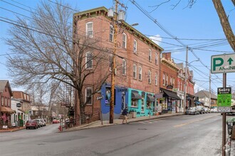 Building Photo - 69 Main St