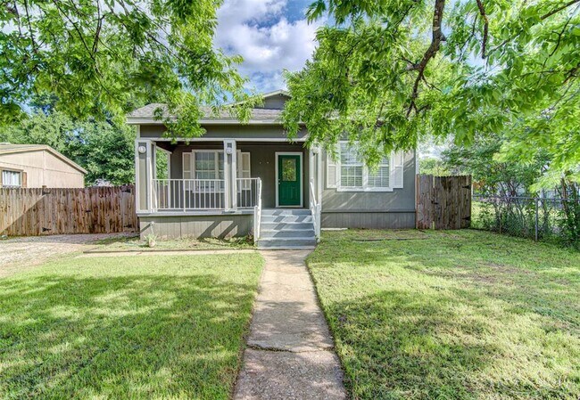 Building Photo - 2544 Sol Wilson Ave