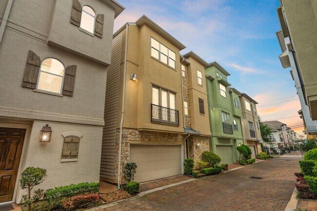 Foto del edificio - 2820 Sherwin St