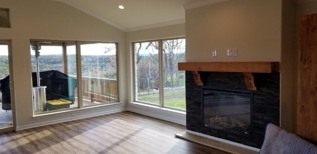 Building Photo - Beautiful Hill Country Retreat Near Lake Travis with AMAZING VIEWS