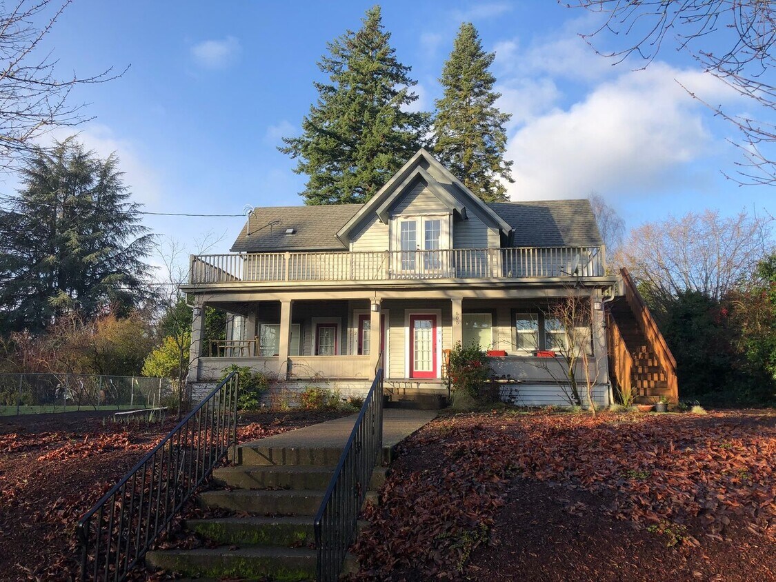 505 SE Davis St Unit 3, McMinnville, OR 97128 Room for Rent in