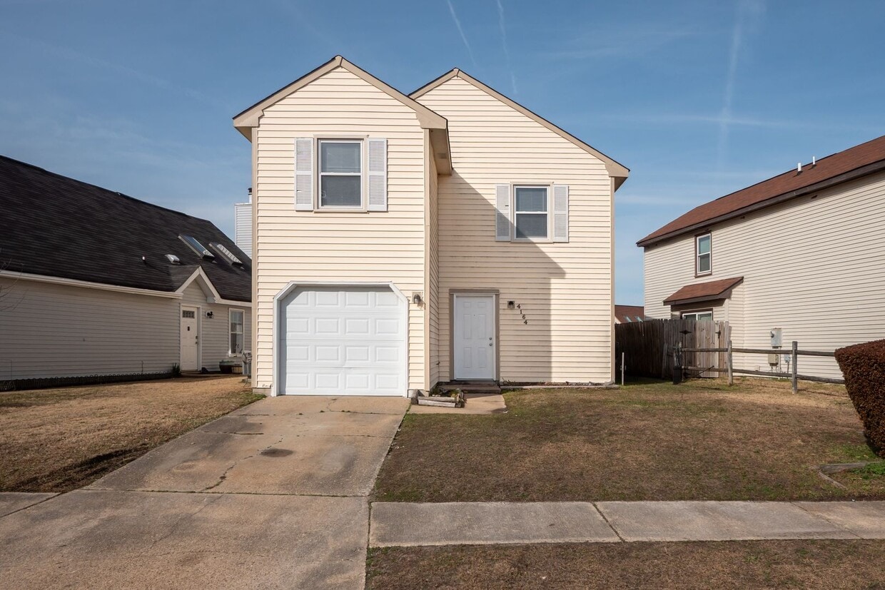 Newly Renovated 3 Bedrooms 2.5 Bathroom Home - Newly Renovated 3 Bedrooms 2.5 Bathroom Home