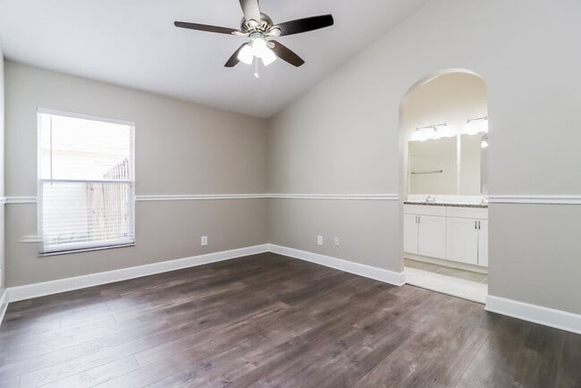 Building Photo - 10915 Brucehaven Dr