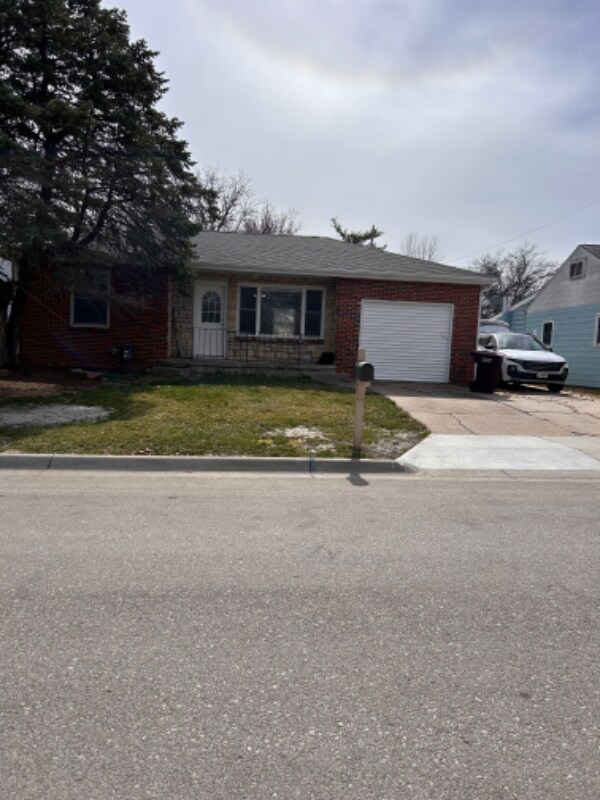 Foto principal - 5025 J St