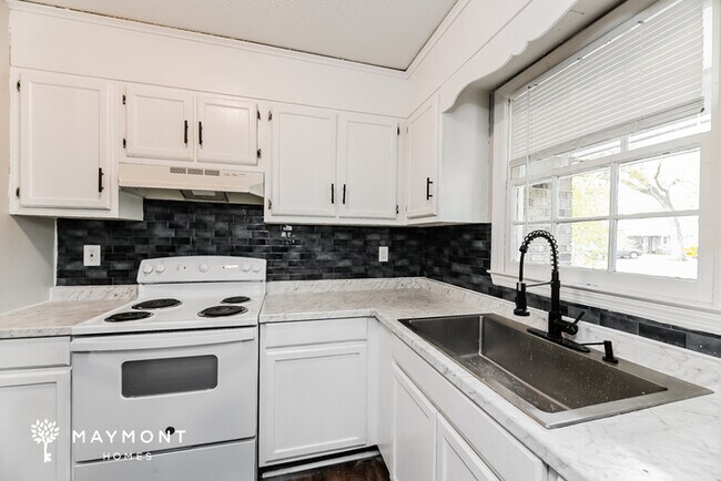 Foto del edificio - 2 Burnt Mills Rd