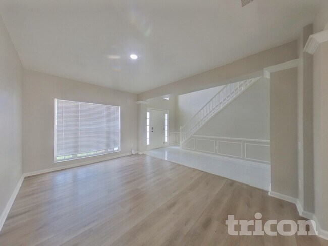 Building Photo - 832 Garden Glen Loop