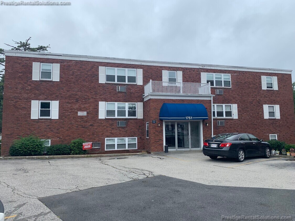 Primary Photo - 1751 Washington St