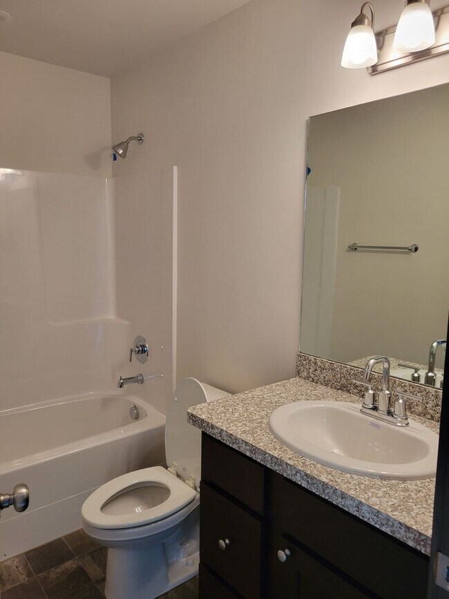 Foto del edificio - 93 W Jefferson Ave