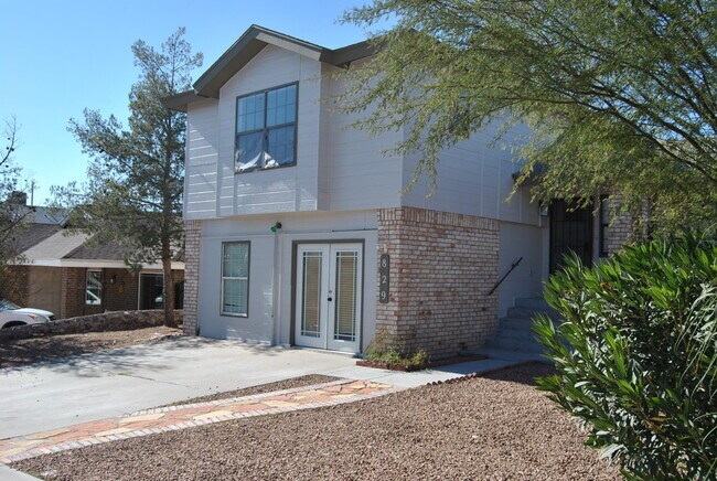 Building Photo - 829 Merriman Dr