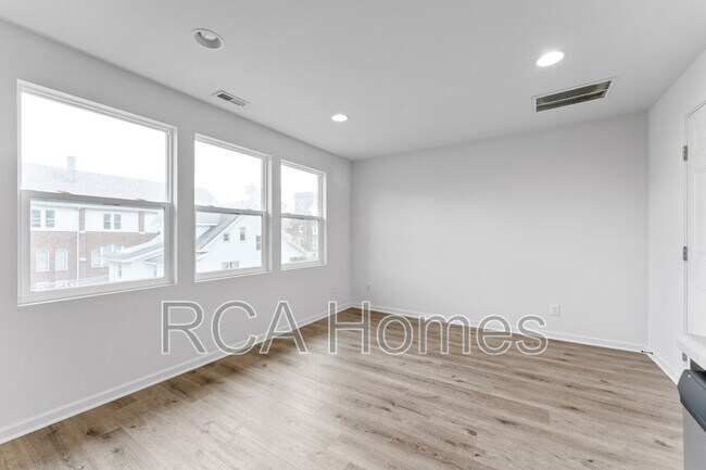 Foto del edificio - 1306 Woodlawn Ave