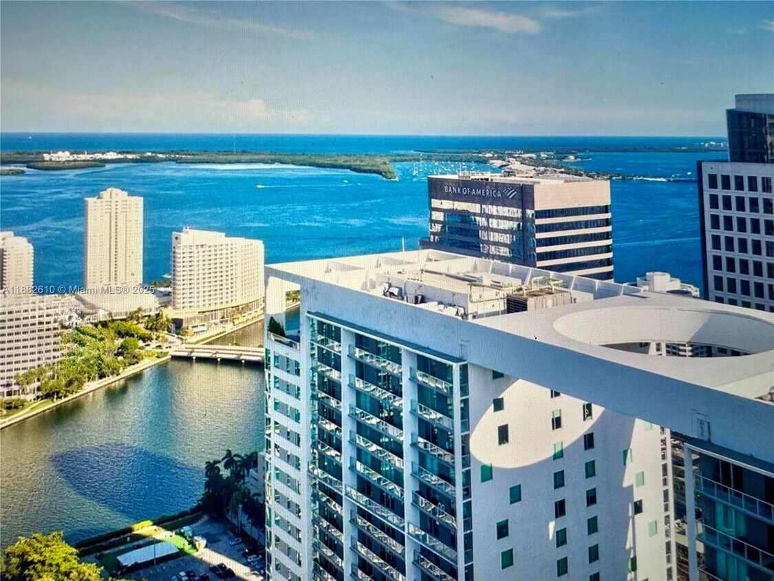 Primary Photo - 500 Brickell Ave