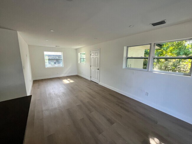 Foto del edificio - 422 SW 4th Ave