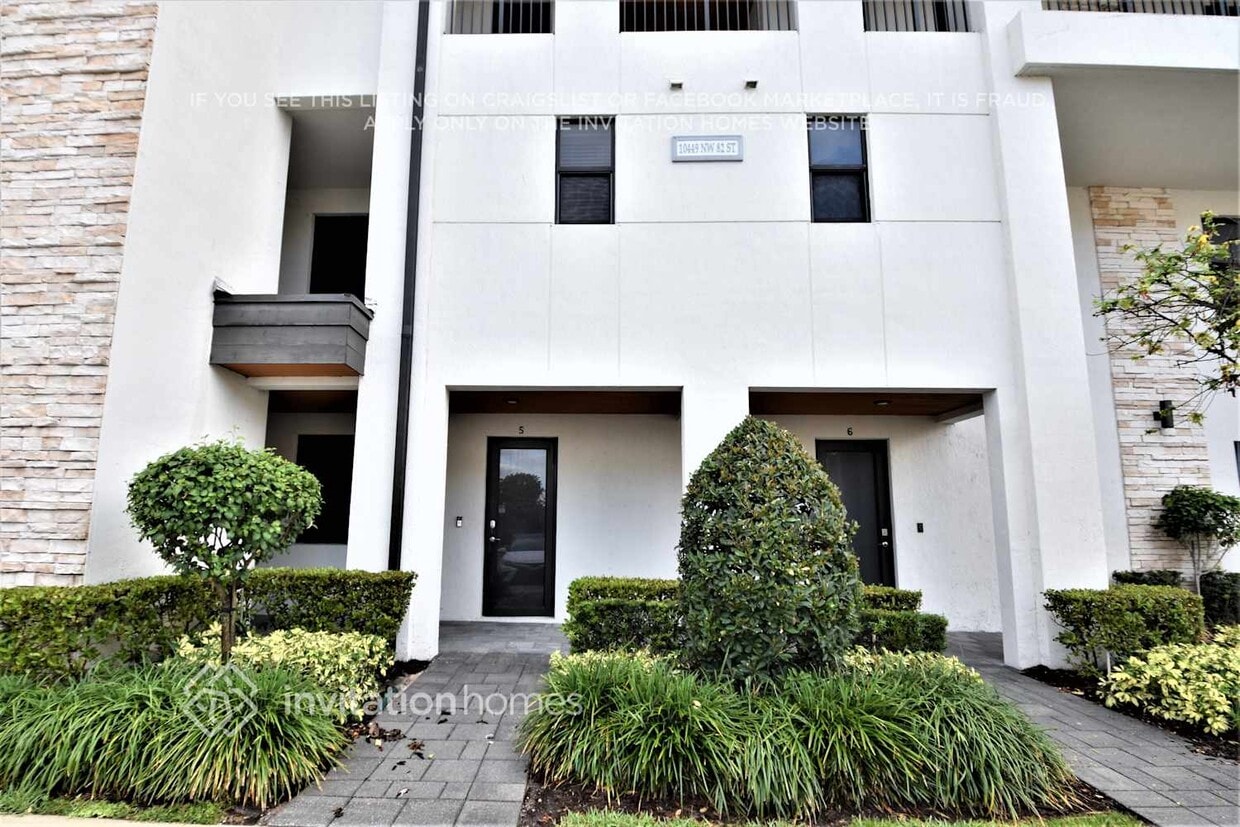 Foto principal - 10449 NW 82nd St