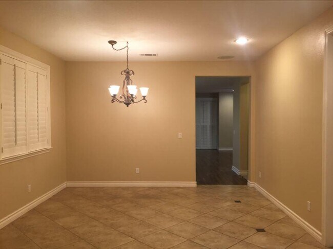 Foto del edificio - 1726 W Lumber St