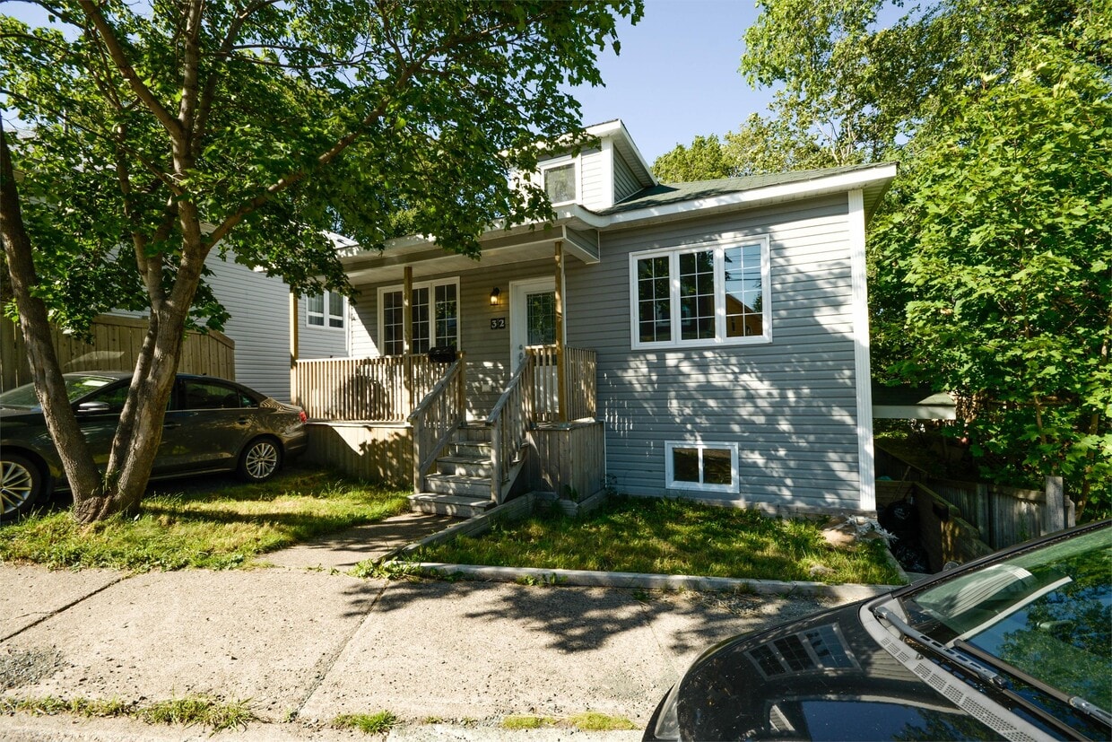 Primary Photo - 32 Shaw St