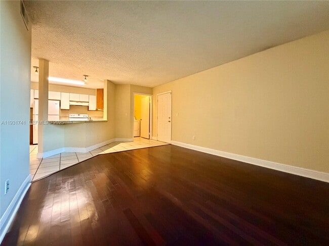 Foto del edificio - 4035 W McNab Rd