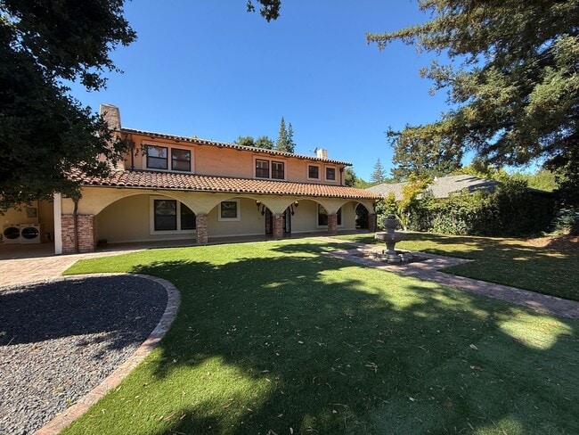 Building Photo - Spanish Style Estate Home in Prime Palo Al...
