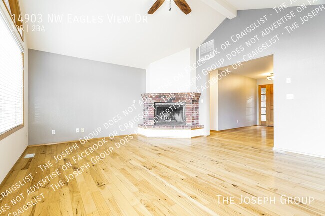 Foto del edificio - 14903 NW Eagles View Dr
