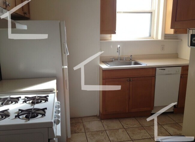 Foto del edificio - Charming 5 Bedroom-No Broker Fee