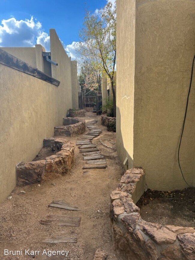 Building Photo - 3 br, 2 bath House - 1818 Tramway Terrace ...