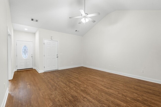 Building Photo - 102 Ledbury Cove
