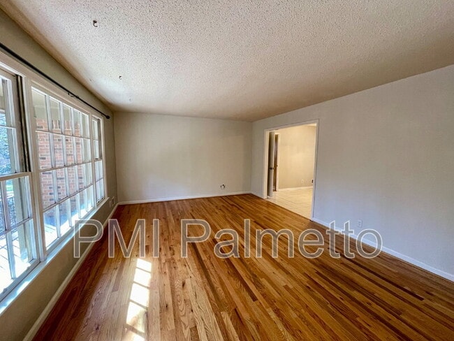 Foto del edificio - 136 Lacaya Rd