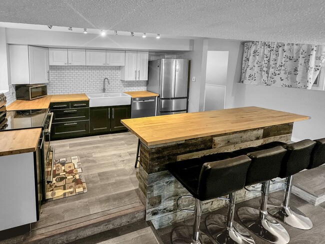 Foto del edificio - 2 Bedroom, 1 Bath on Peak 8! Updated unit,...