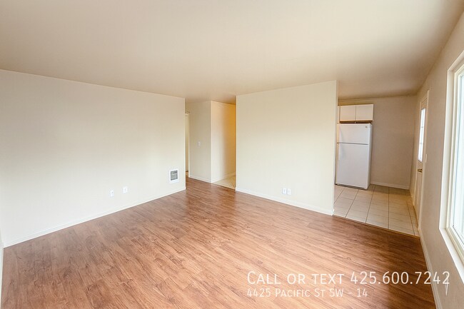 Foto del edificio - 4425 Pacific St SW
