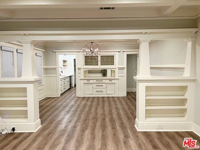 Foto del edificio - 1564 W 47th St