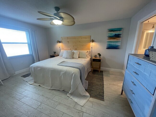 Main bedroom - 410 Wilma Cir