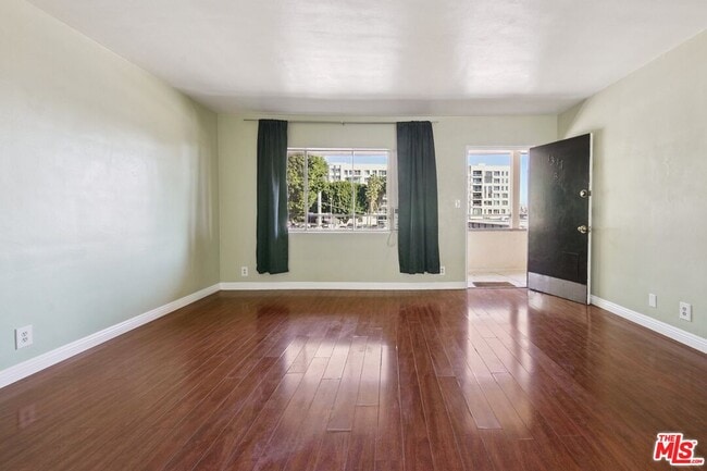 Building Photo - 1317 Wilcox Ave