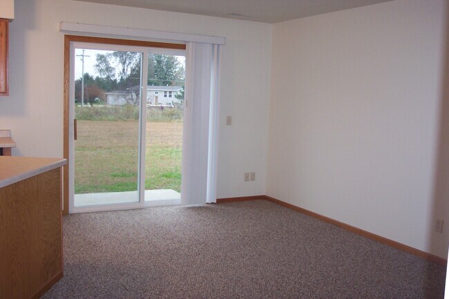 Building Photo - 610 Kozarek Dr