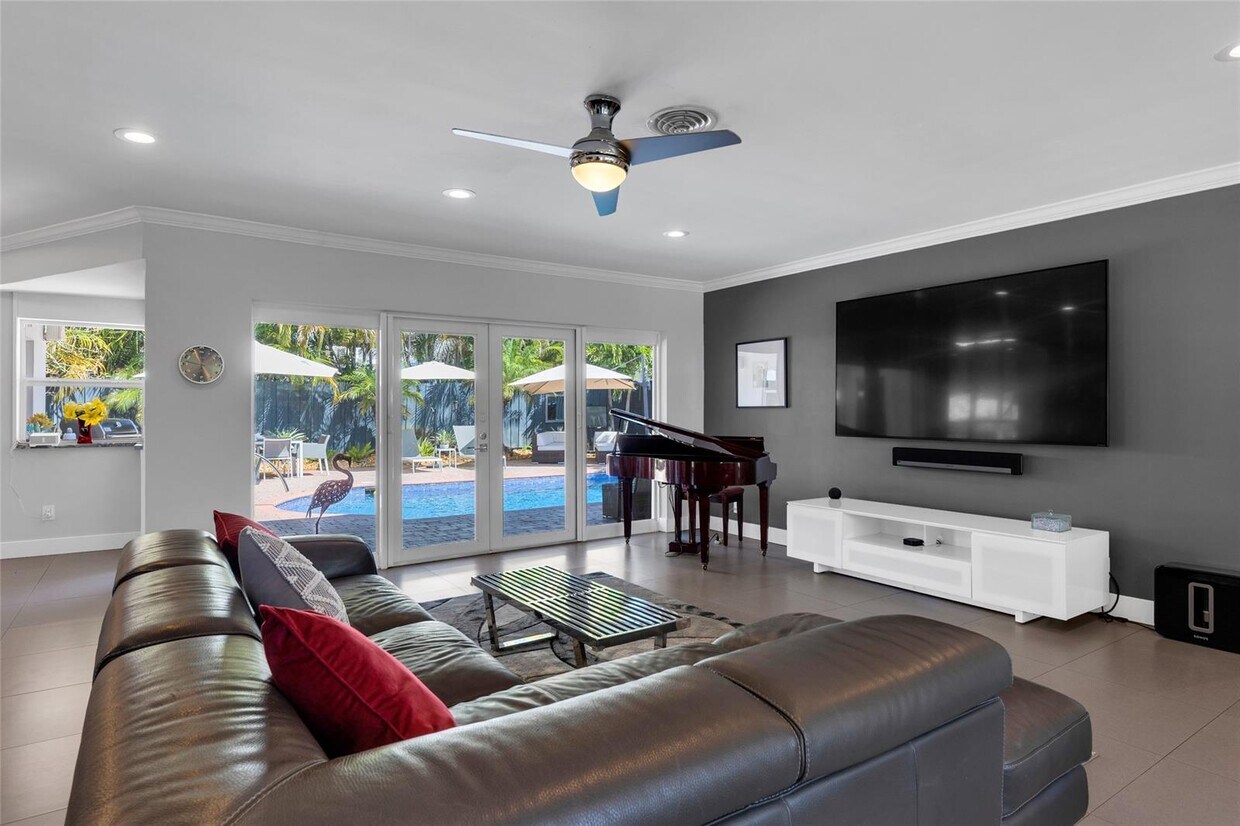 Foto principal - 1833 NE 46th St