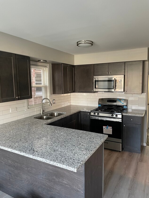 Kitchen Cooking Area - 7816 W Addison St