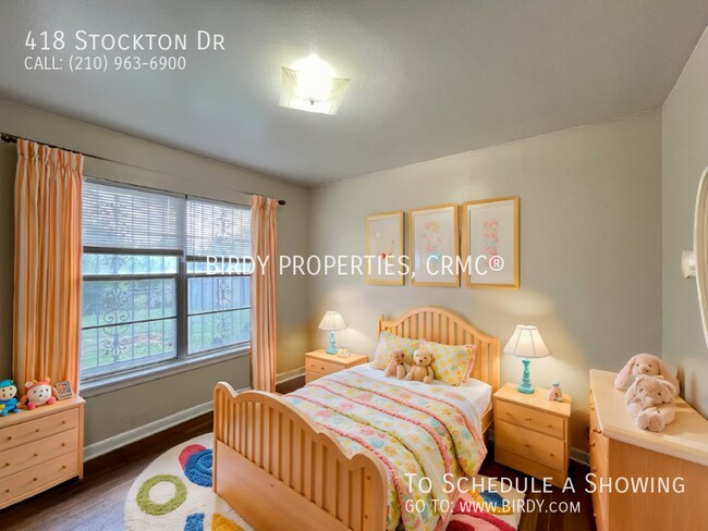 Foto del edificio - 418 Stockton Dr