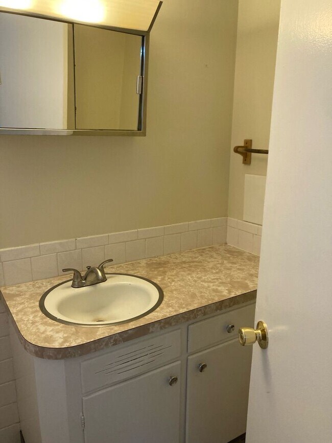 Photo - 180 Andover St Apartment