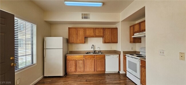 Building Photo - 2151 Hussium Hills St