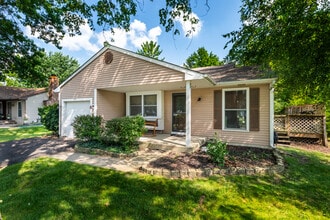 Building Photo - 417 Travelaire Ave