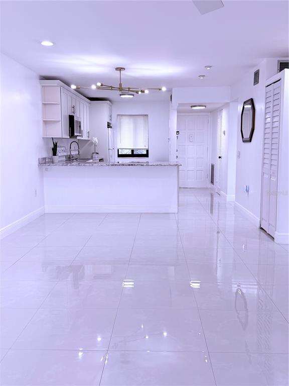 Foto del edificio - 4272 Deste Ct