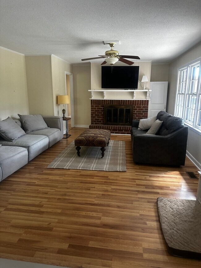 Foto del edificio - 209 Shoreline Dr