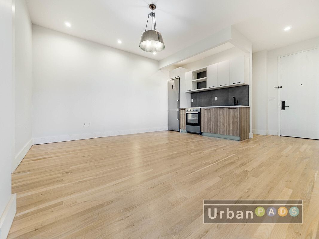 Foto principal - 111 Troutman St