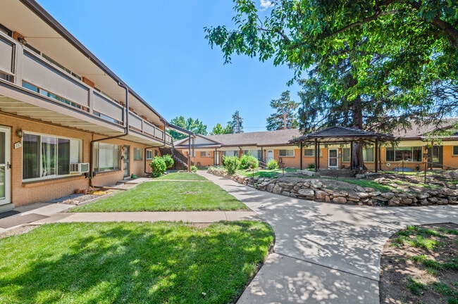 Building Photo - 12820 Willow Ln